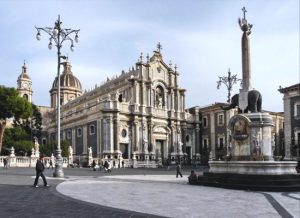 Schatzjagd in Catania: Dom und der Elefant